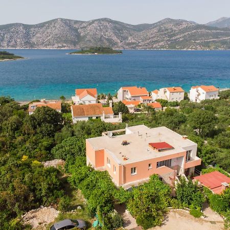 Apartment Slavka Račišće Bagian luar foto