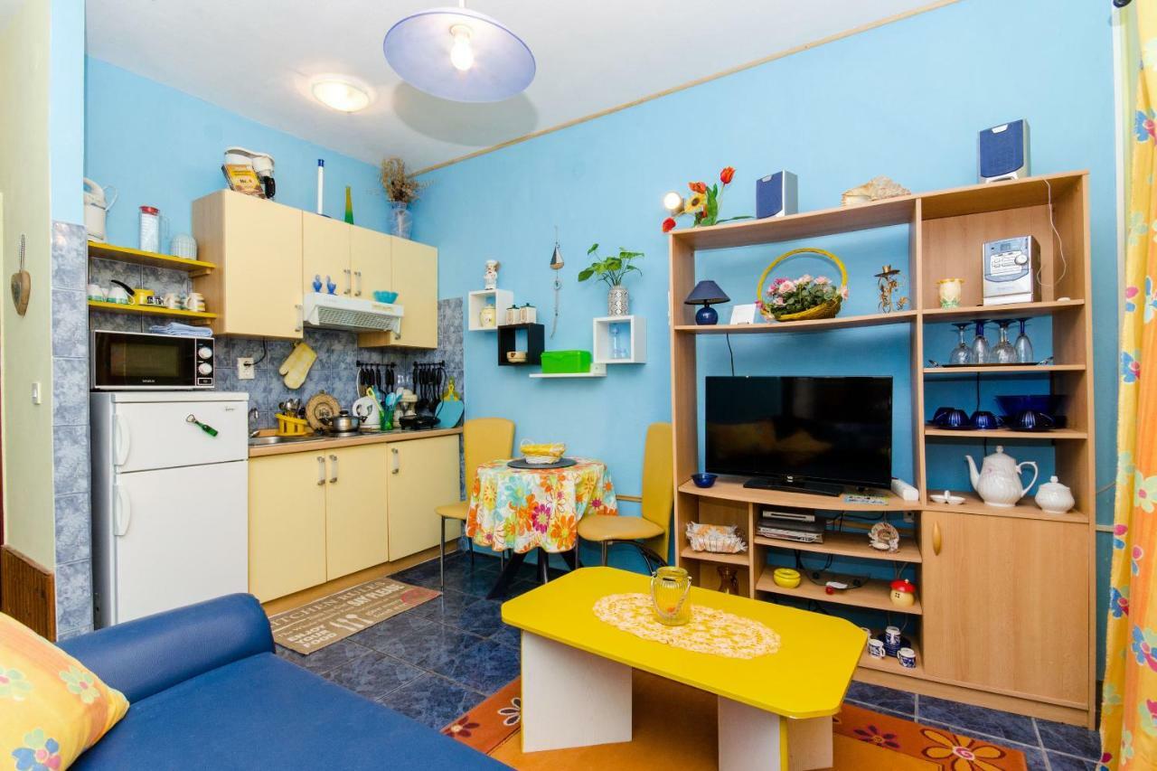 Apartment Slavka Račišće Bagian luar foto