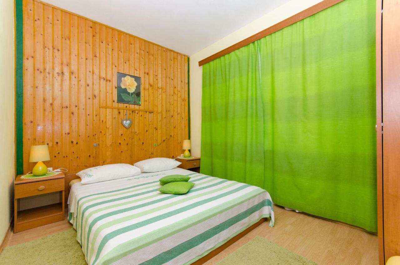 Apartment Slavka Račišće Bagian luar foto
