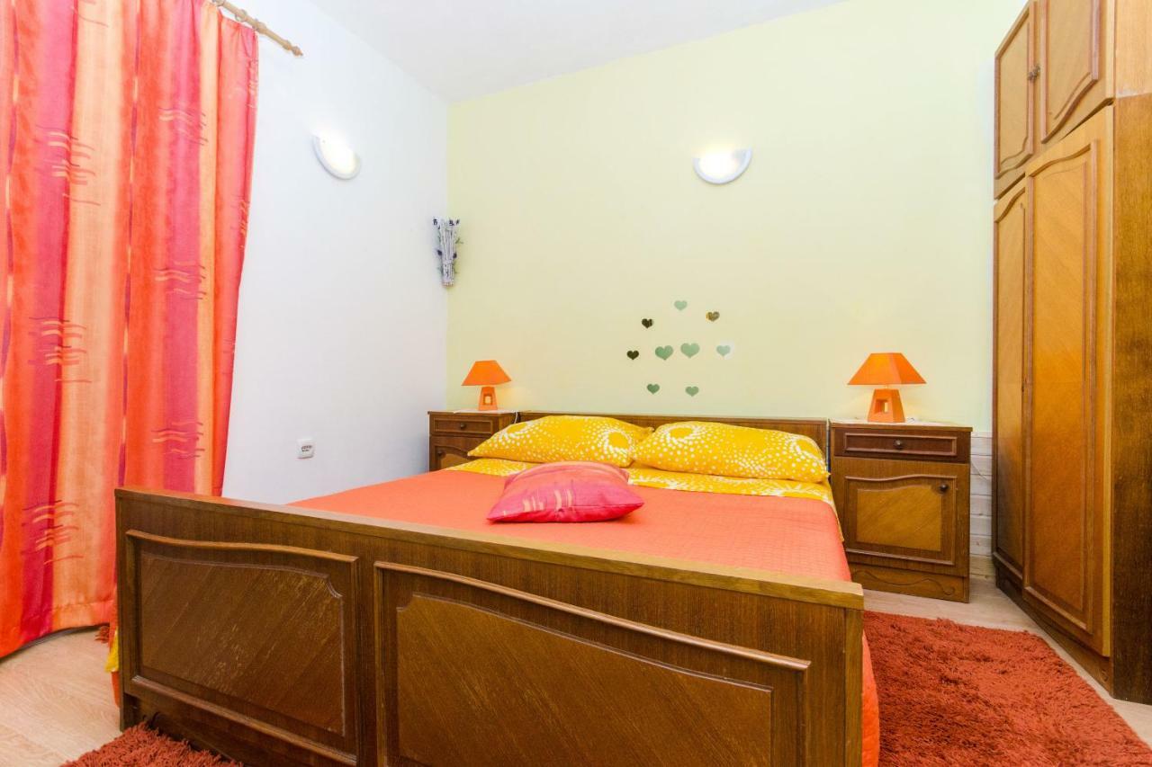 Apartment Slavka Račišće Bagian luar foto